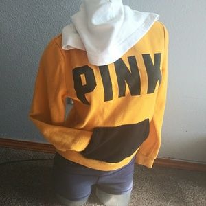 Xs vs pink hoodie